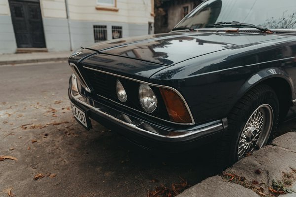 Nachhaltiger Glamour: Kreative Silvester-Outfits aus umweltfreundlichen Materialien für eine unvergessliche Feier!